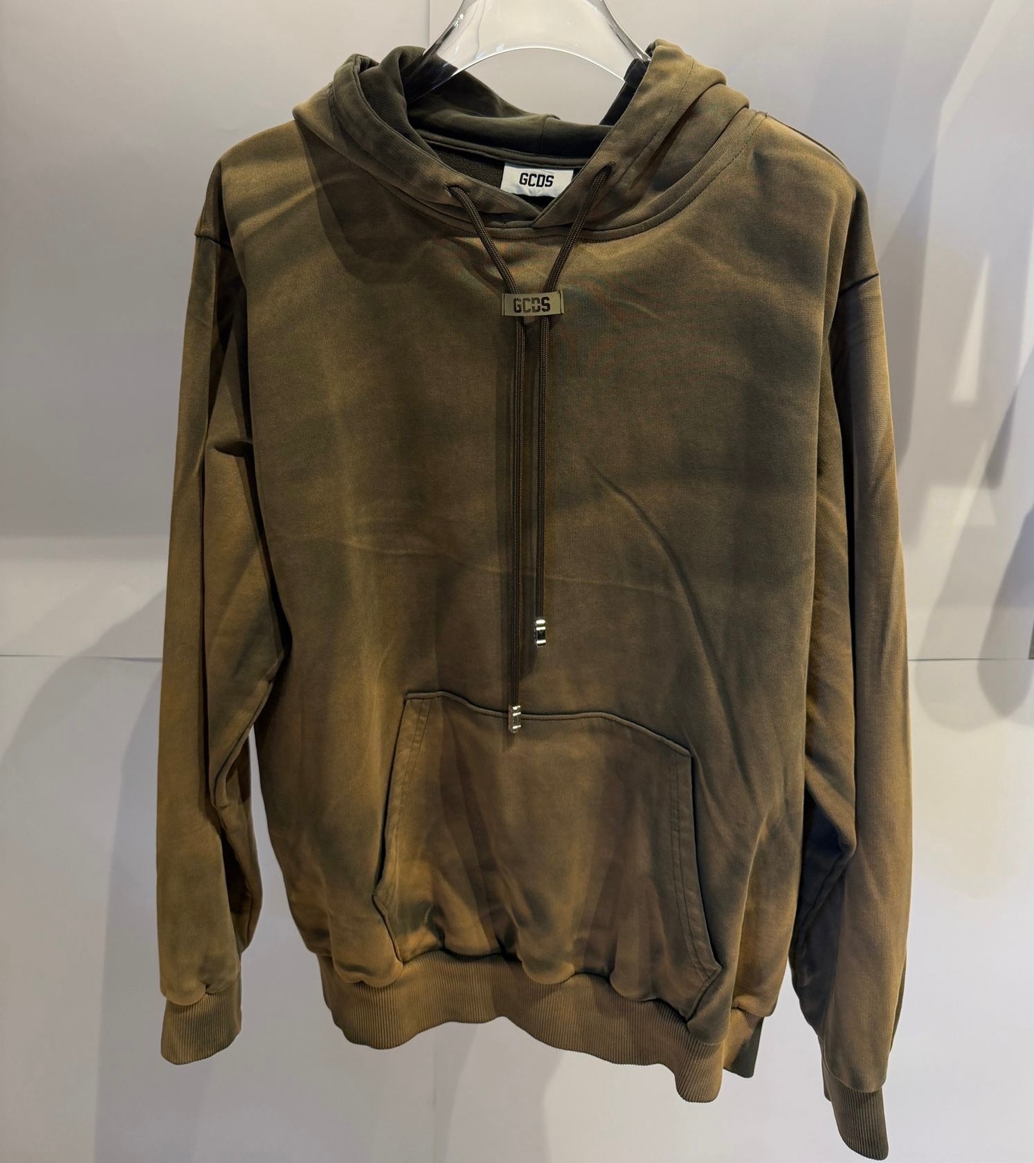 קפוצ׳ון סמוק GCDS