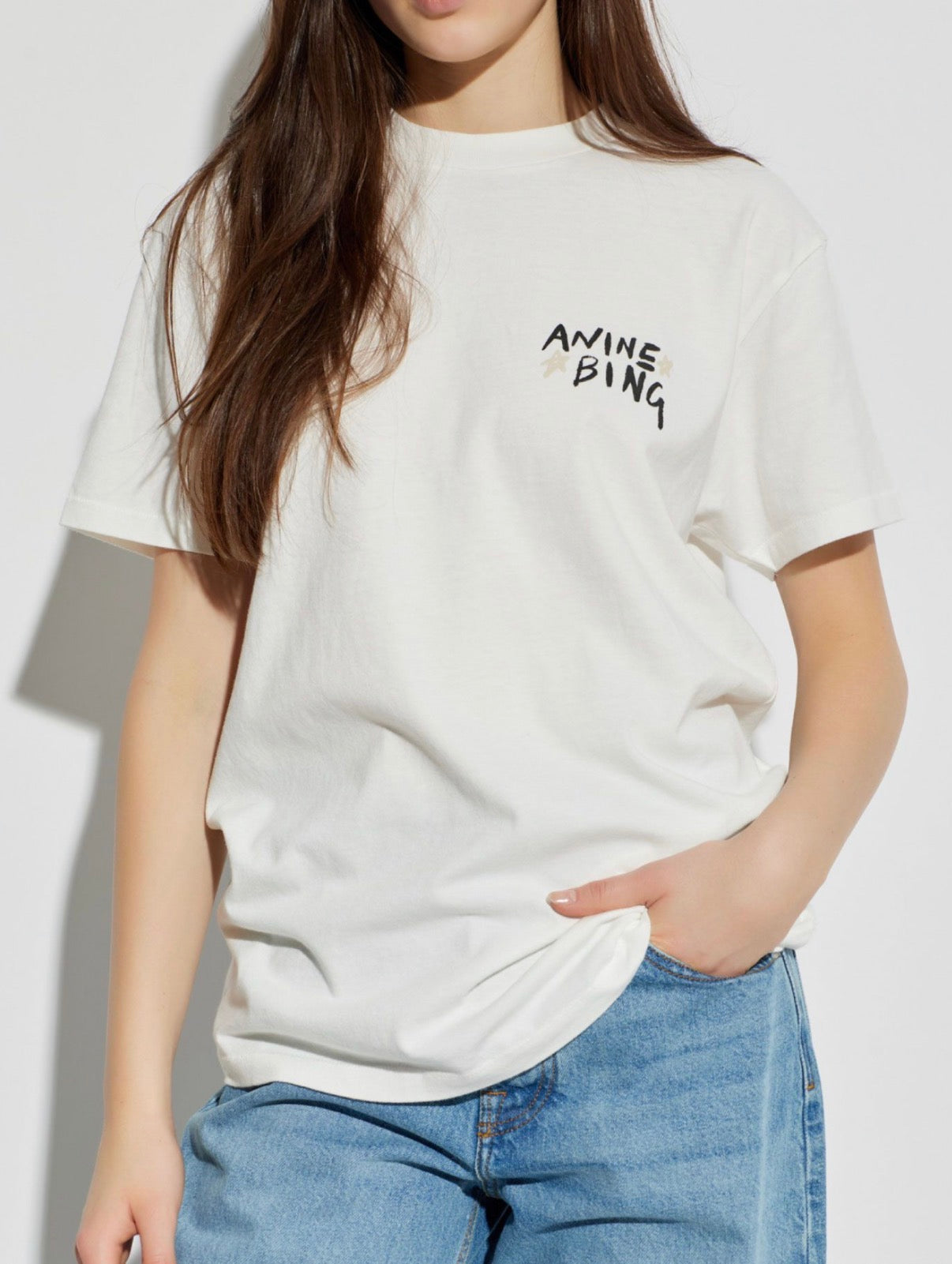 טי שרט לבנה כיתוב בגב ANINE BING