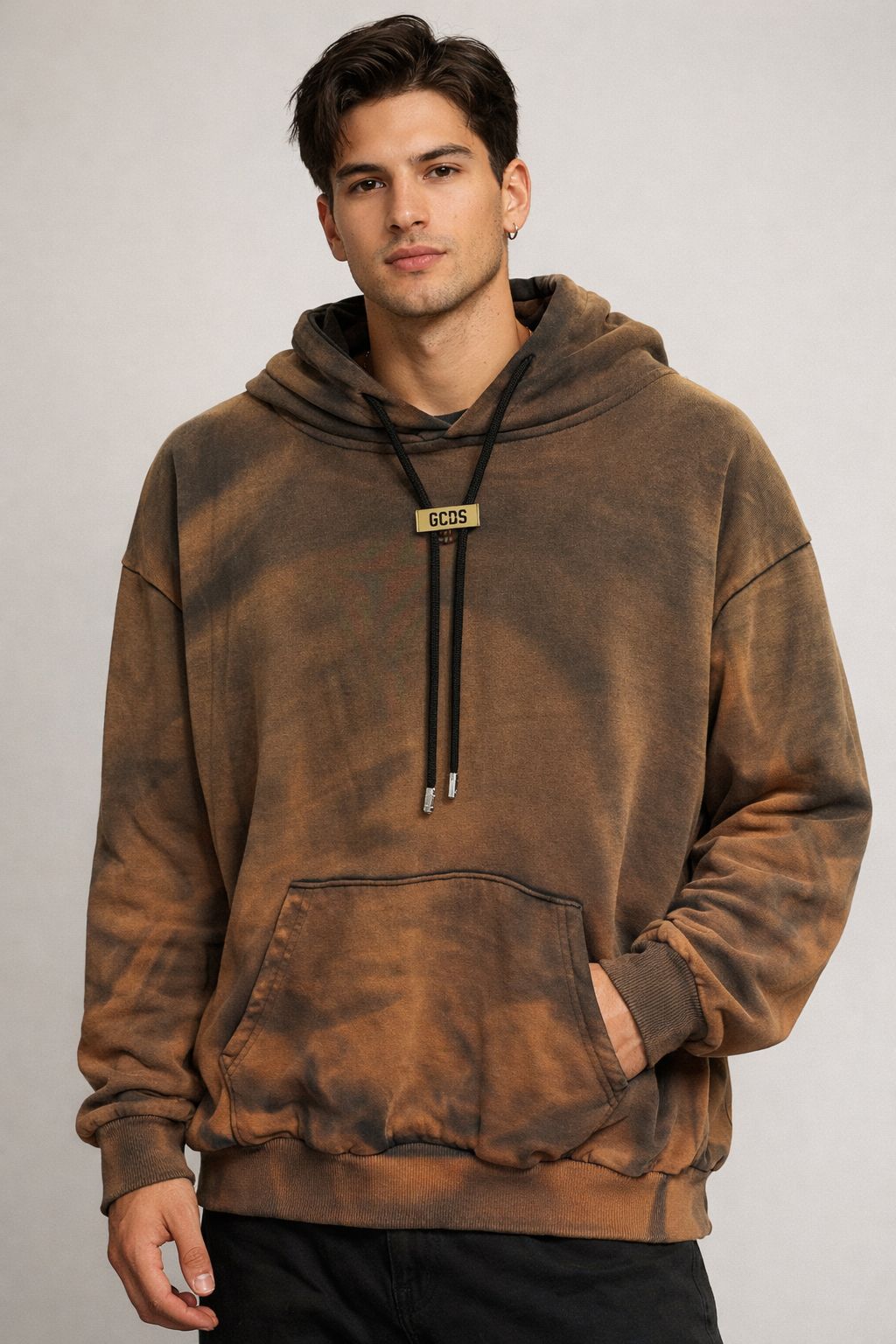 קפוצ׳ון סמוק GCDS