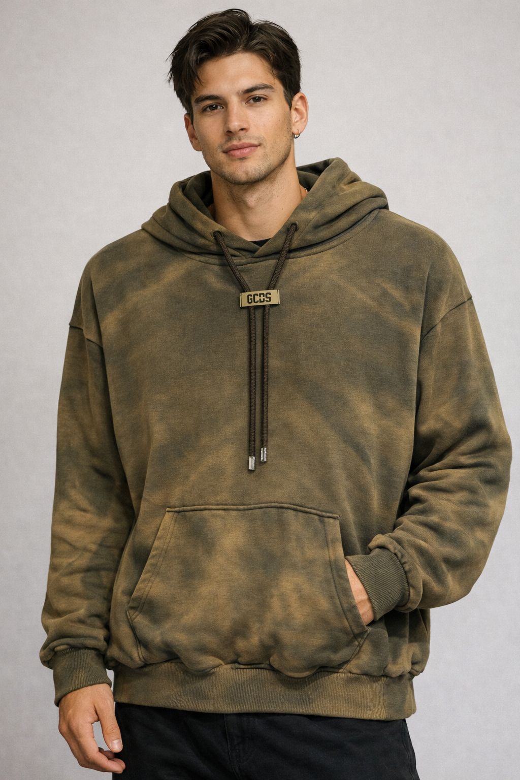 קפוצ׳ון סמוק GCDS