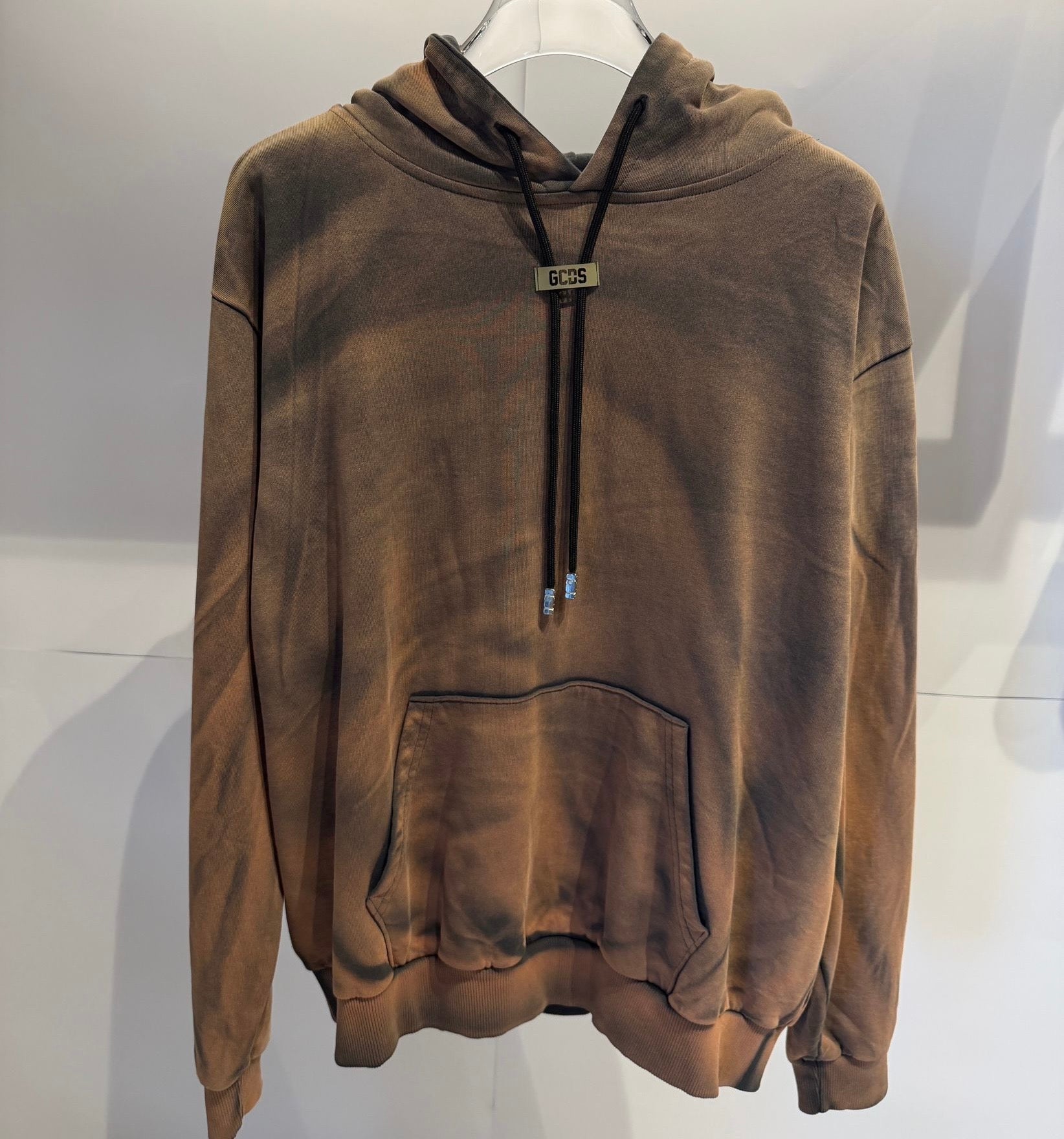 קפוצ׳ון סמוק GCDS