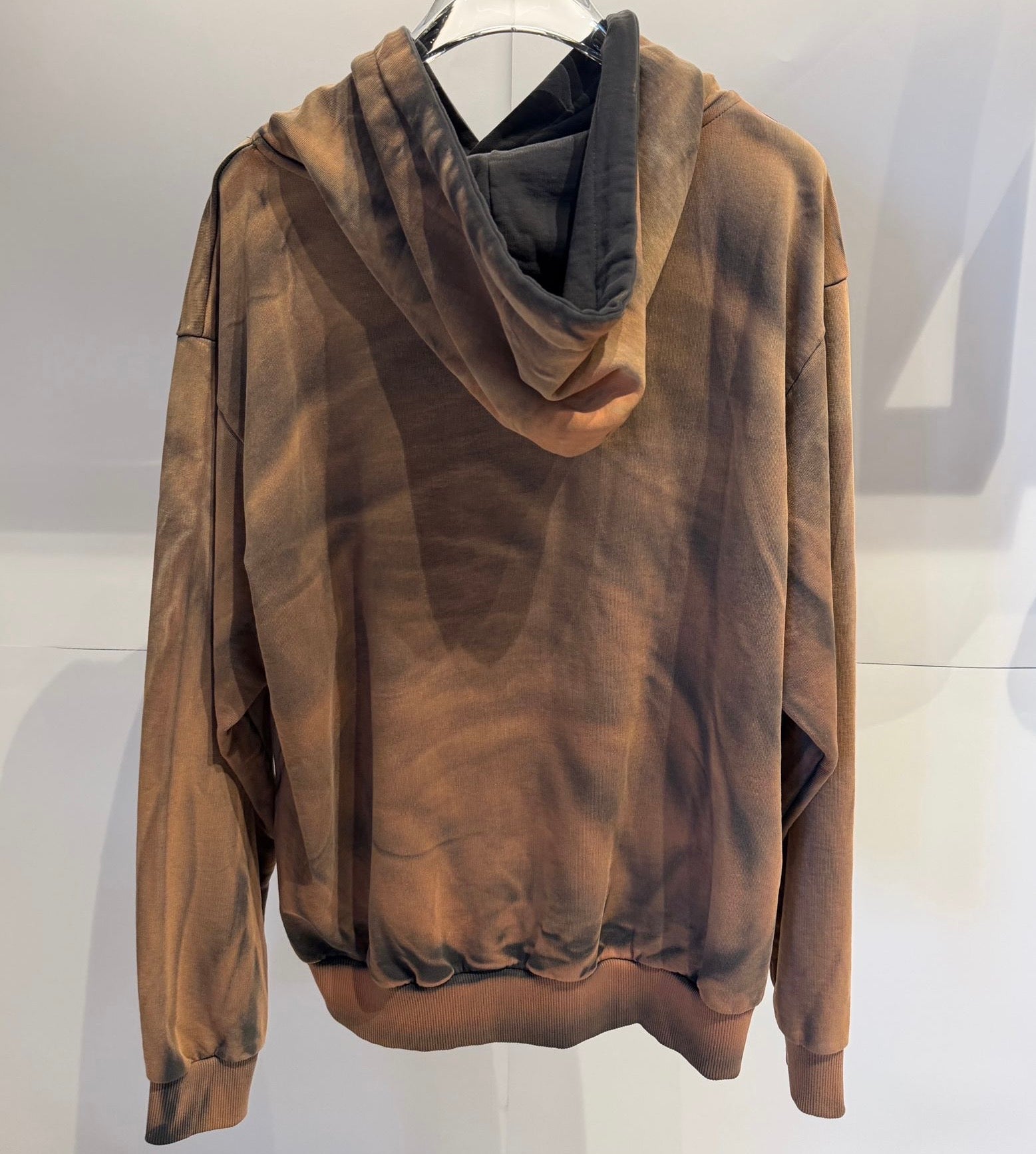 קפוצ׳ון סמוק GCDS