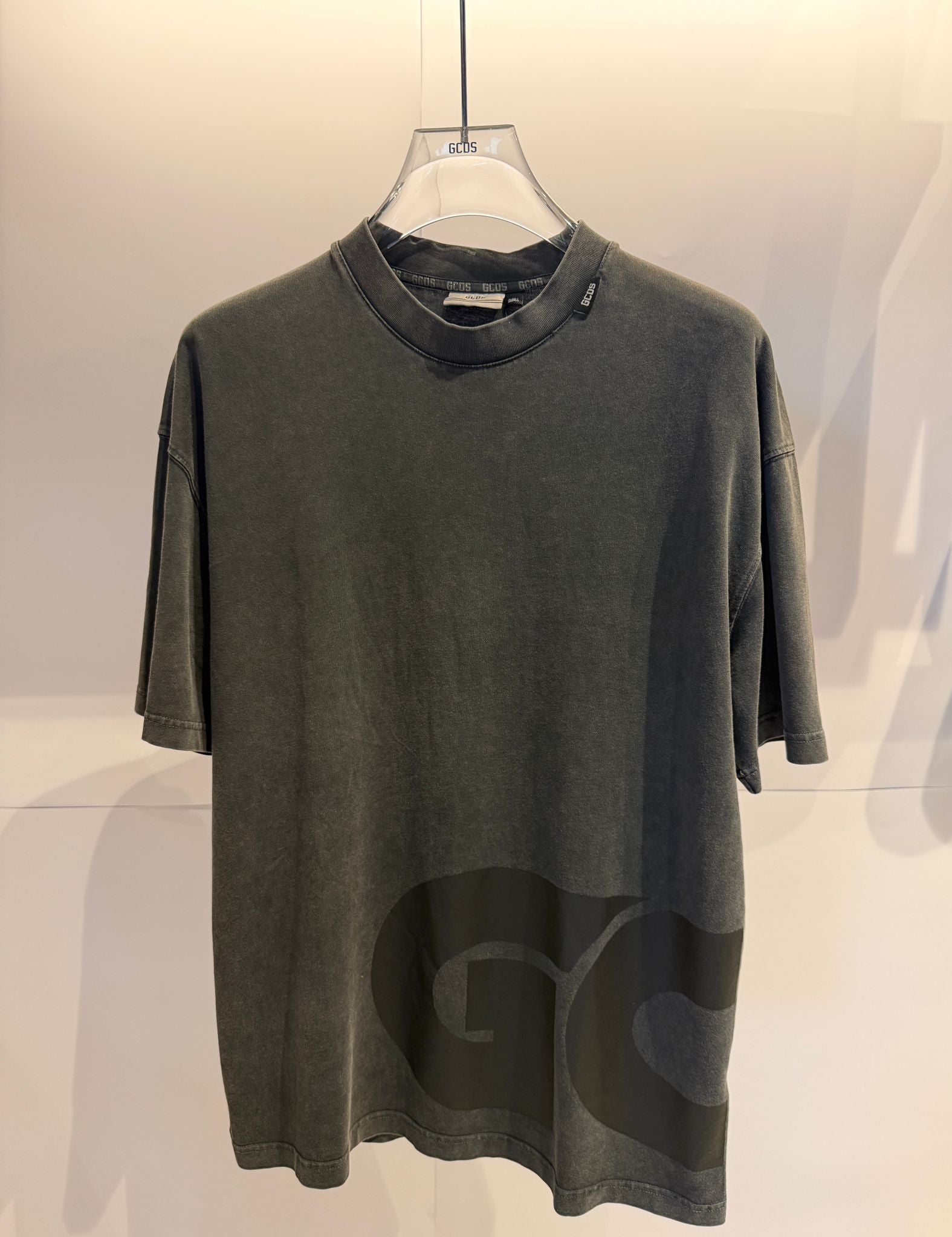 טי שירט לוגו תחתון GCDS
