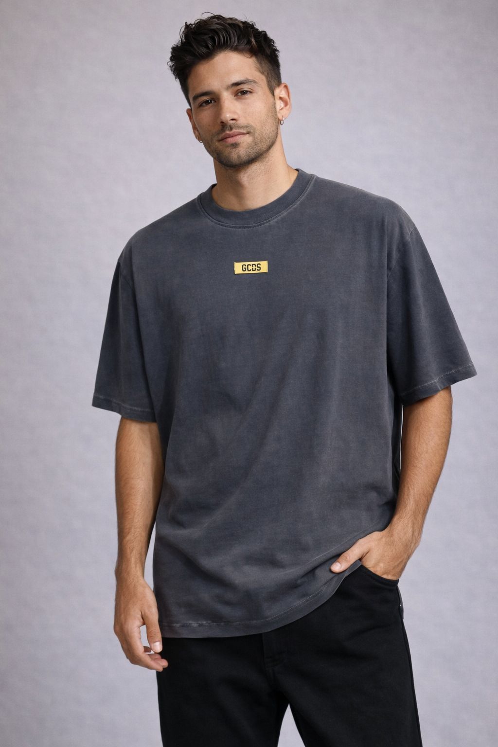 טי שירט לוגו מרכזי ווש GCDS