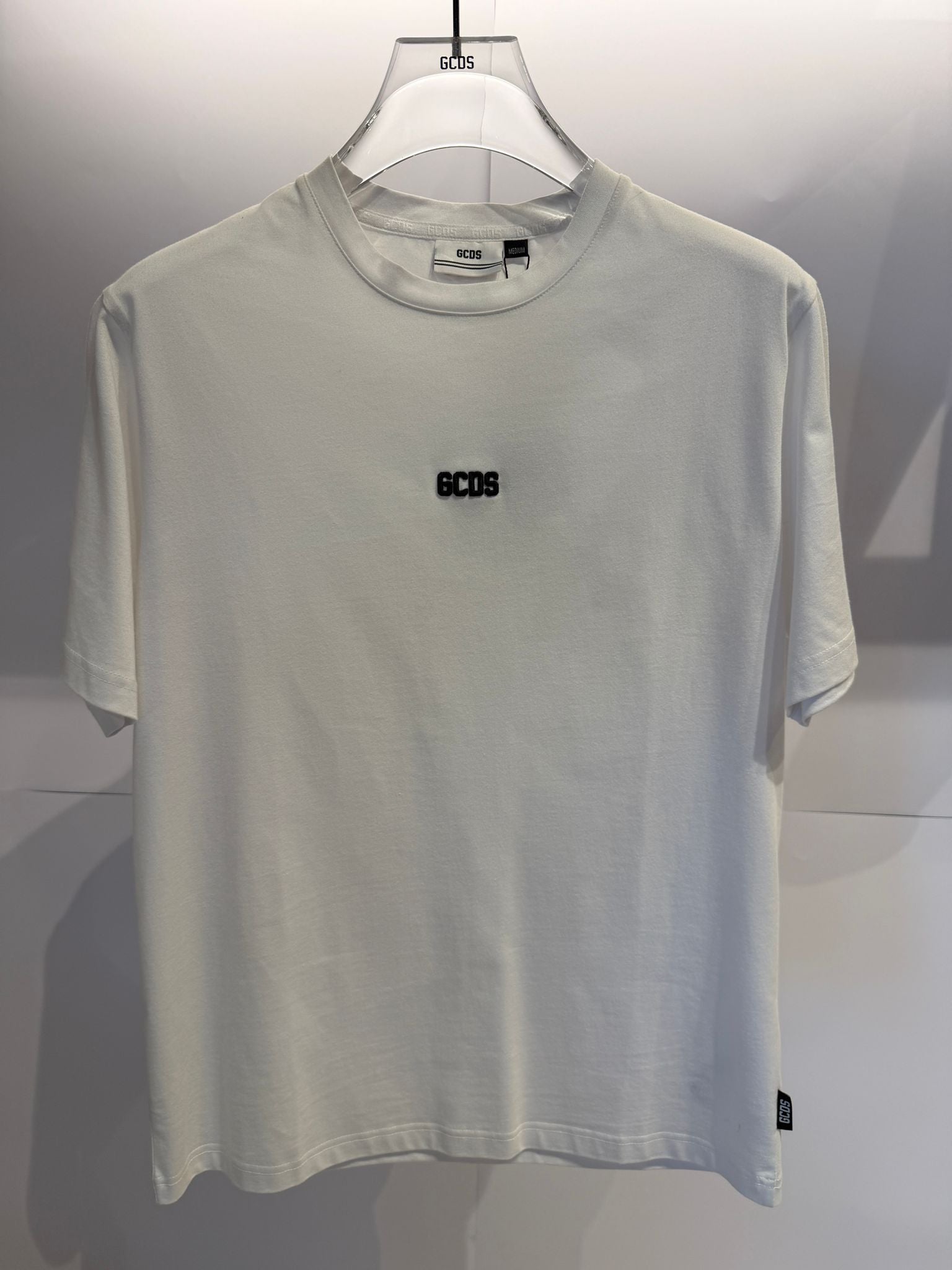 טי שירט חלקה עם לוגו GCDS