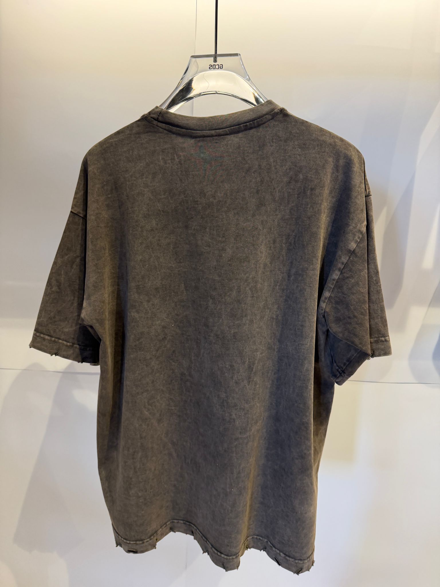 טי שירט חומה GCDS